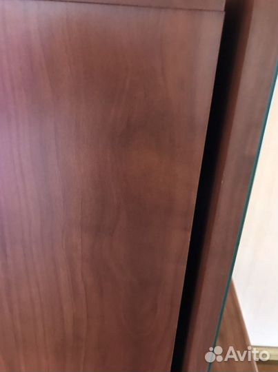 Трюмо с зеркалом