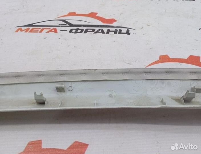 Накладка стойки лобового стекла правая Peugeot 307