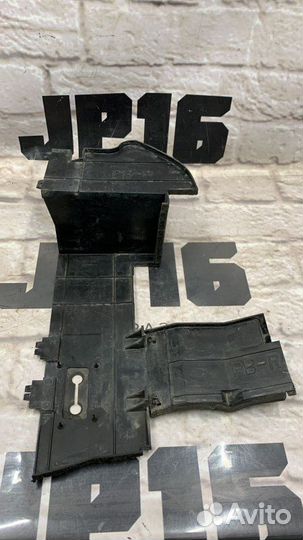 Дефлектор радиатора передний правый Infiniti Ex37