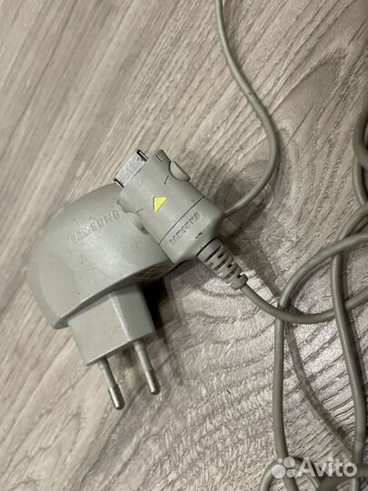 Зарядные устройства к сотовым телефонам