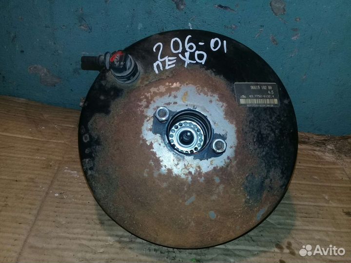 Вакуумный усилитель тормозов Peugeot 206