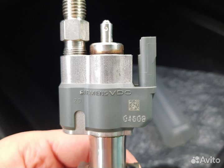 Продам форсунку топливную бмв