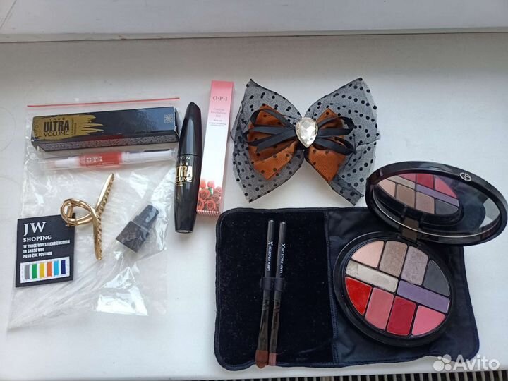 Пакет косметики Armani, Max Factor