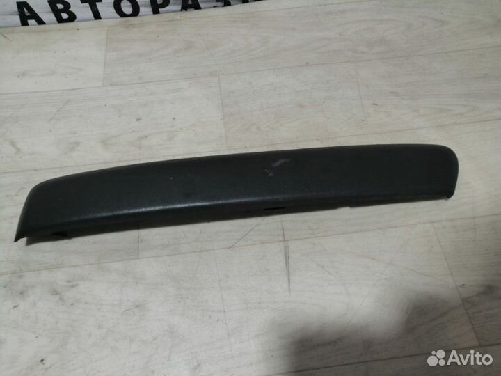 Накладка на бампер передняя правая Ford Focus 1.6L