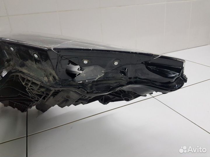 Фара передняя правая (Audi Q8)