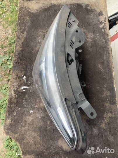 Фара правая / левая Hyundai Santa Fe 3