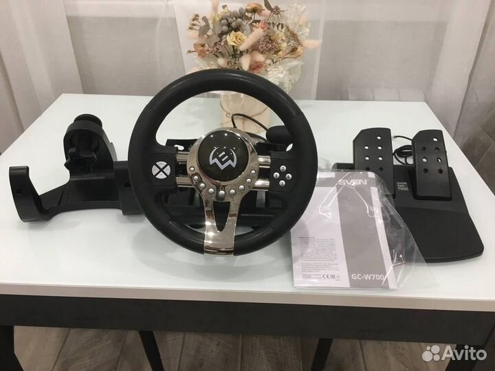 Игровой руль с педалями sven GC-W700