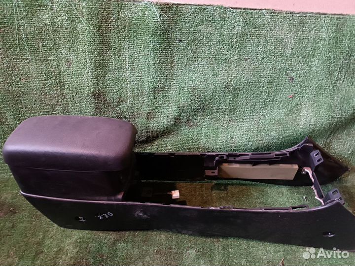 Подлокотник Mazda 6 GG рестайлинг (2005—2008)