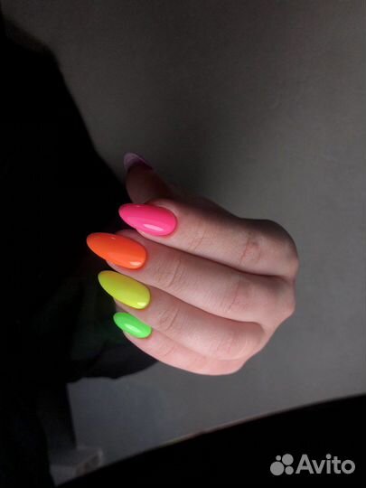 Модель на гель лак