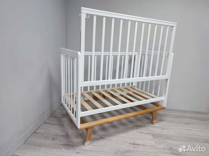 Детская кроватка цвет белый/бук