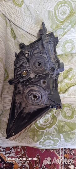 Фара toyota auris левая