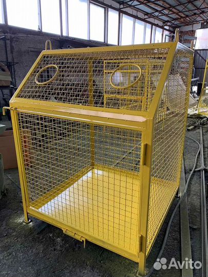 Мусорный контейнер металлический