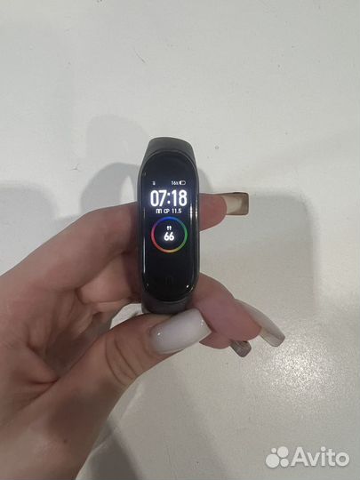 Фитнес браслет xiaomi mi band 4