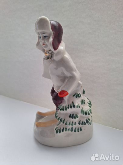 Фарфоровые статуэтка 