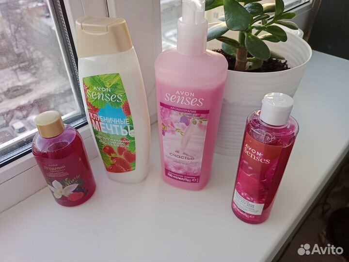Косметика Avon (гели для душа, пена) и Faberlic