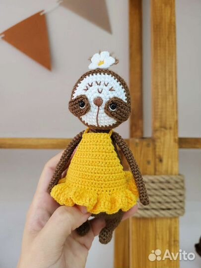 Игрушка ленивец