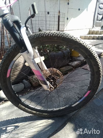 Спортивный велосипед семь скоростей