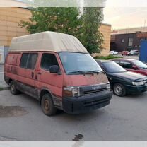 Toyota Hiace 2.4 MT, 1989, 300 000 км, с пробегом, цена 99 000 руб.