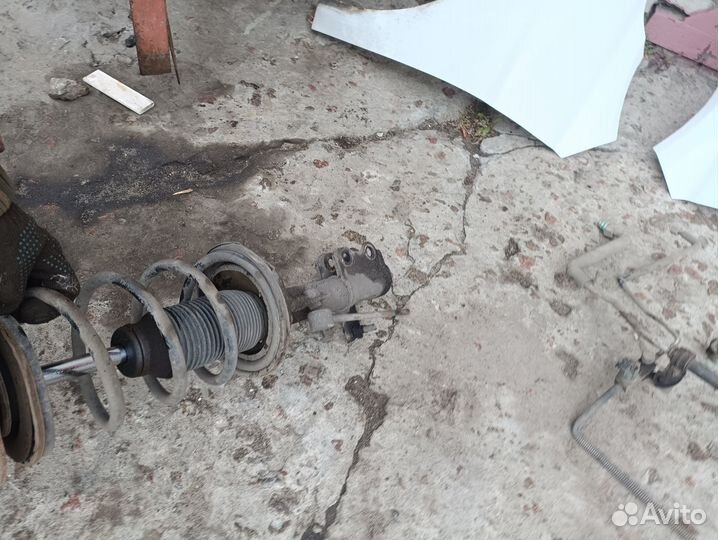 Правая стойка Geely Emgrand EC7