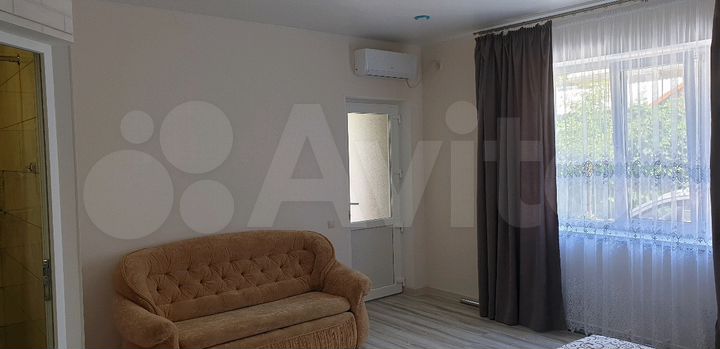 Комната 28 м² в 1-к., 1/2 эт.