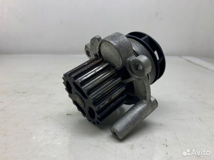 Помпа Volkswagen Jetta 6 2.0 TDI 2011