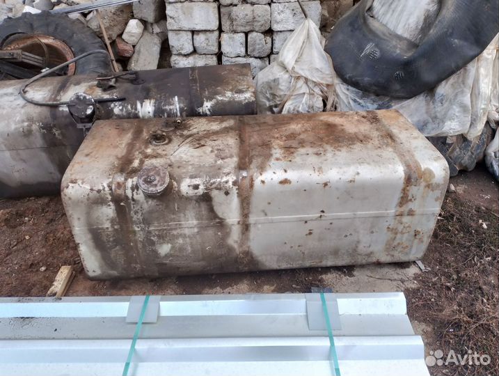 Топливный бак 500л