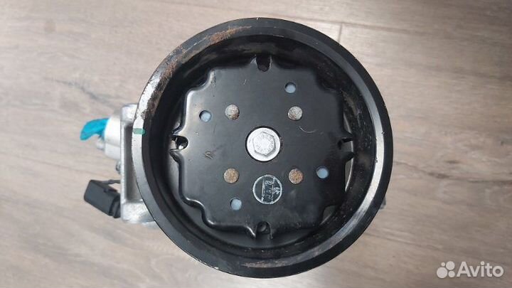 Компрессор кондиционера Volkswagen Touareg