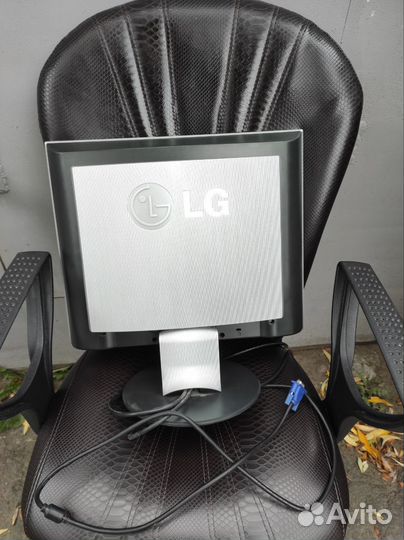 Монитор LG flatron L1730S