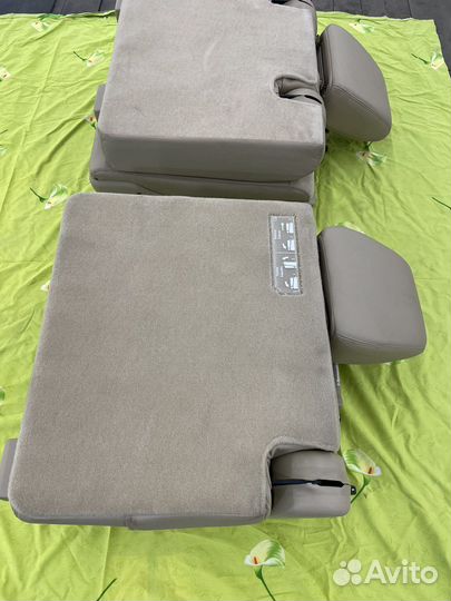 Третий ряд сидений Cadillac Escalade