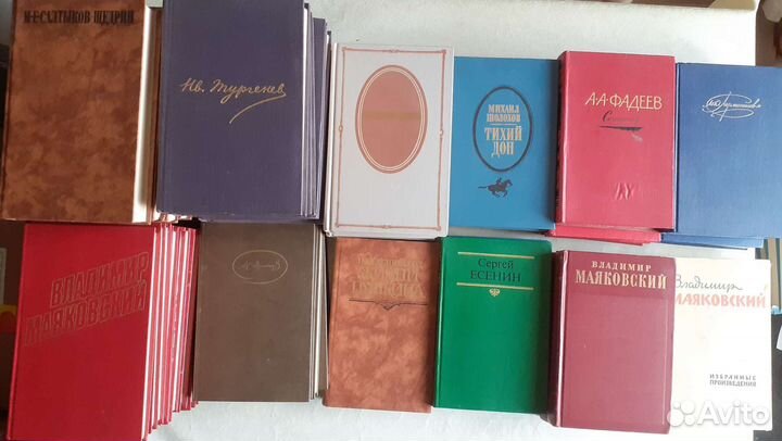 Собрания сочинений, много книг