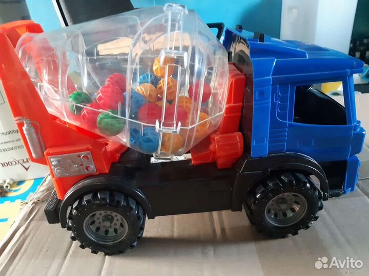 Машинка бетономешалка