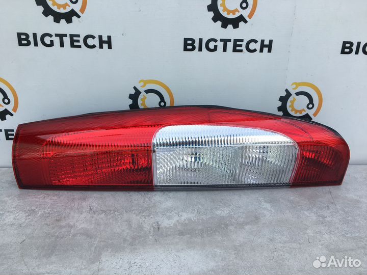 Фонарь задний правый Mercedes