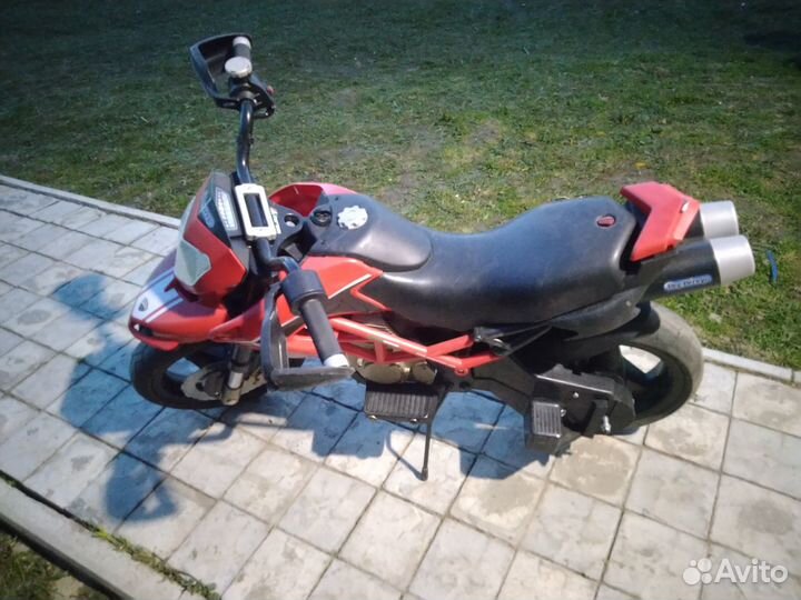 Электромотоцикл Peg-Perego Ducati