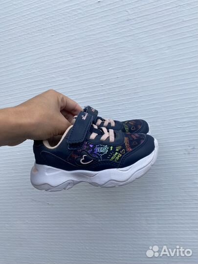 Кроссовки для девочки