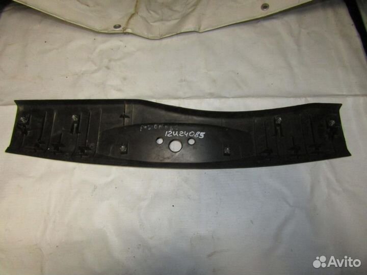 Обшивка стойки Fusion 2002-2012