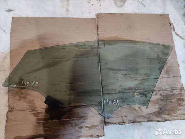 Переднее правое стекло Hyundai i40