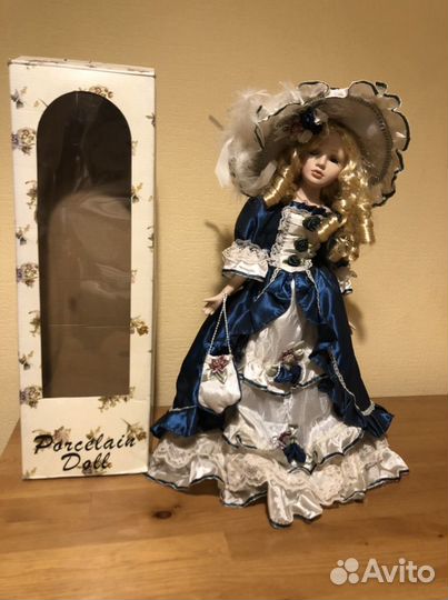 Фарфоровая кукла коллекционная Porselain Doll