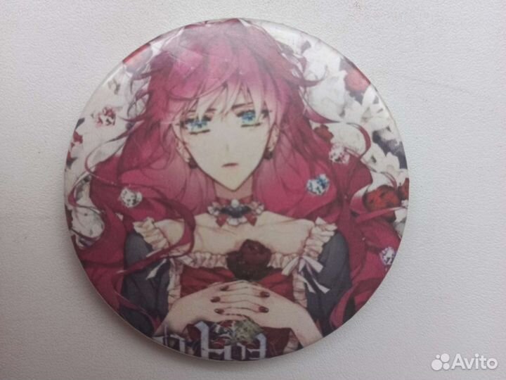 Значок с персонажем манхвы