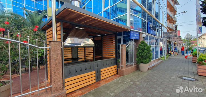 Мангальная зона под крышей