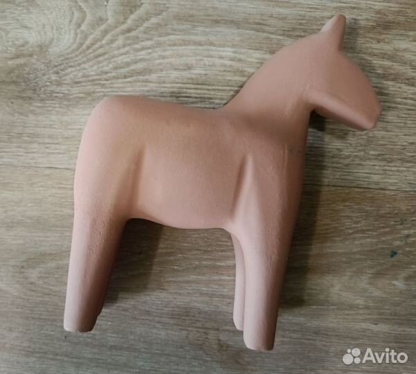 Скульптурка лошадка