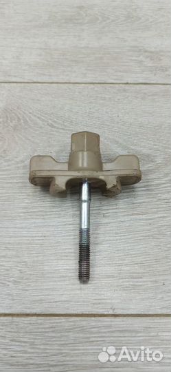 Крепление запасного колеса гайка Hyundai solaris 2