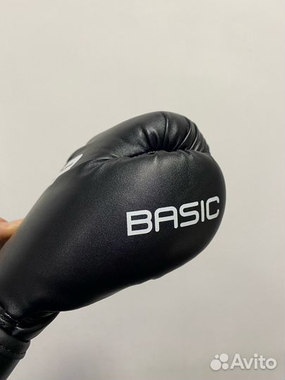 Боксерские перчатки BoyBo Basic