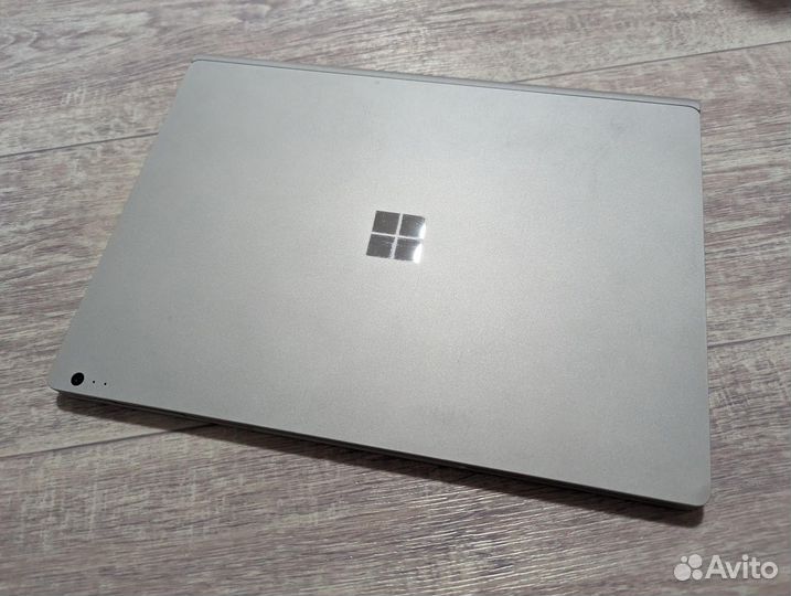 Microsoft Surface Book i5 8gb 256gb Nvidia 940mx
