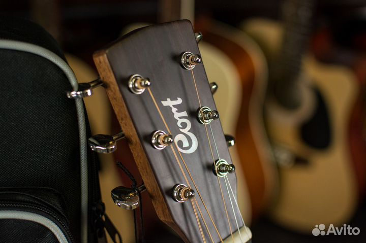 Электроакустическая гитара 3/4 Cort (Комплект)