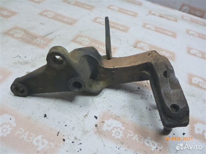 Кронштейн Kia Shuma S-1 BF 1998