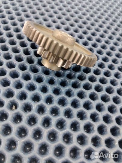 Suzuki RF900R T703 шестерня стартера