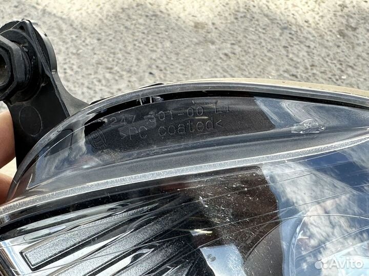 Фара правая Volkswagen Golf 5