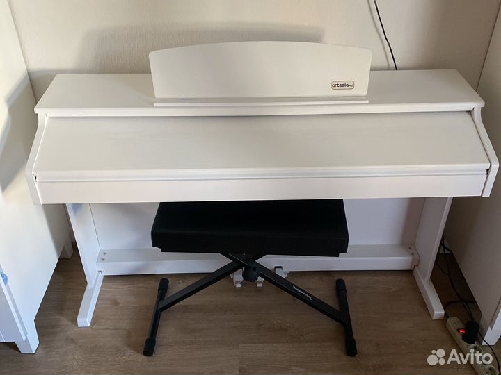 Цифровое пианино Artesia Pro