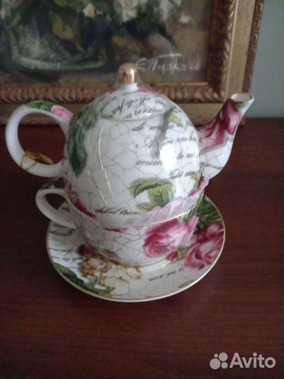 Посуда столовая и кухонные принадлежности