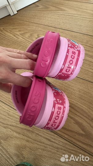 Crocs, сандали adidas, балетки H&M